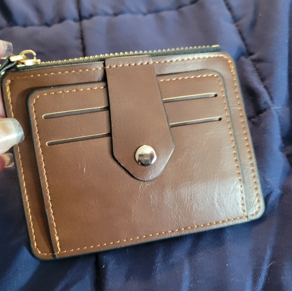 NWT SLIM WALLET CARD HOLDER WITH CHANGE PURSE. BROWN.